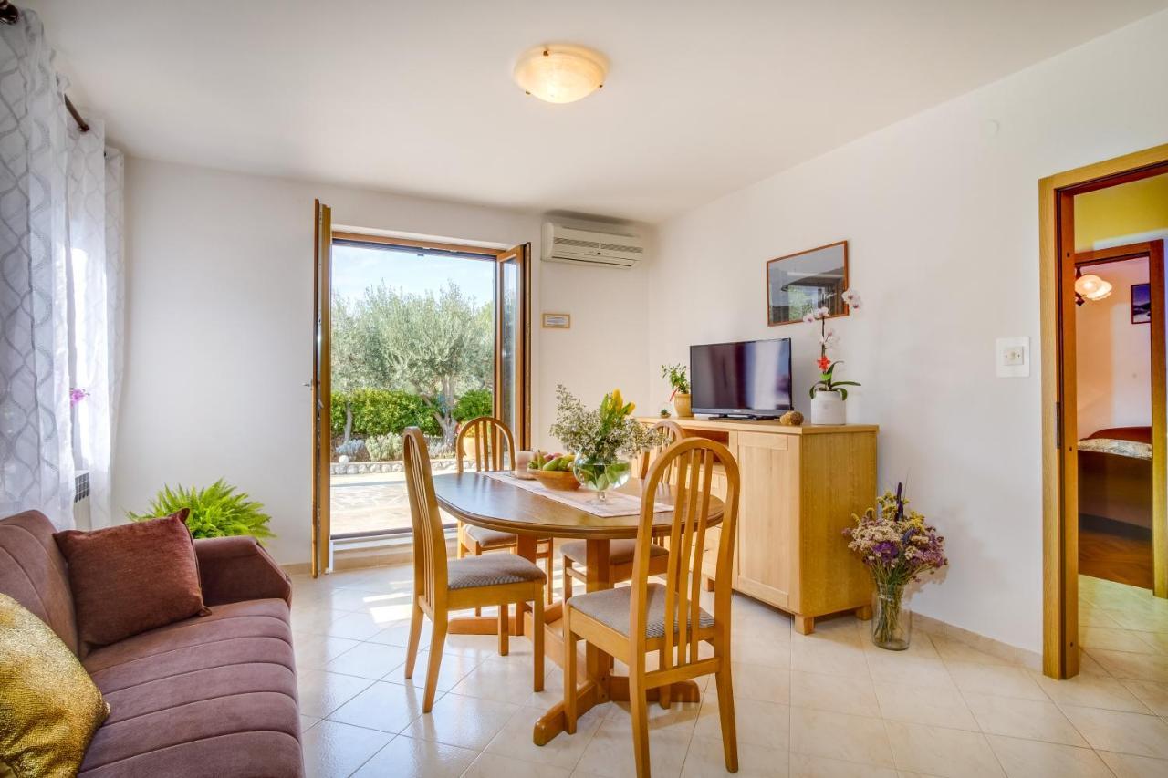 Apartments Franjo Mali Lošinj Dış mekan fotoğraf