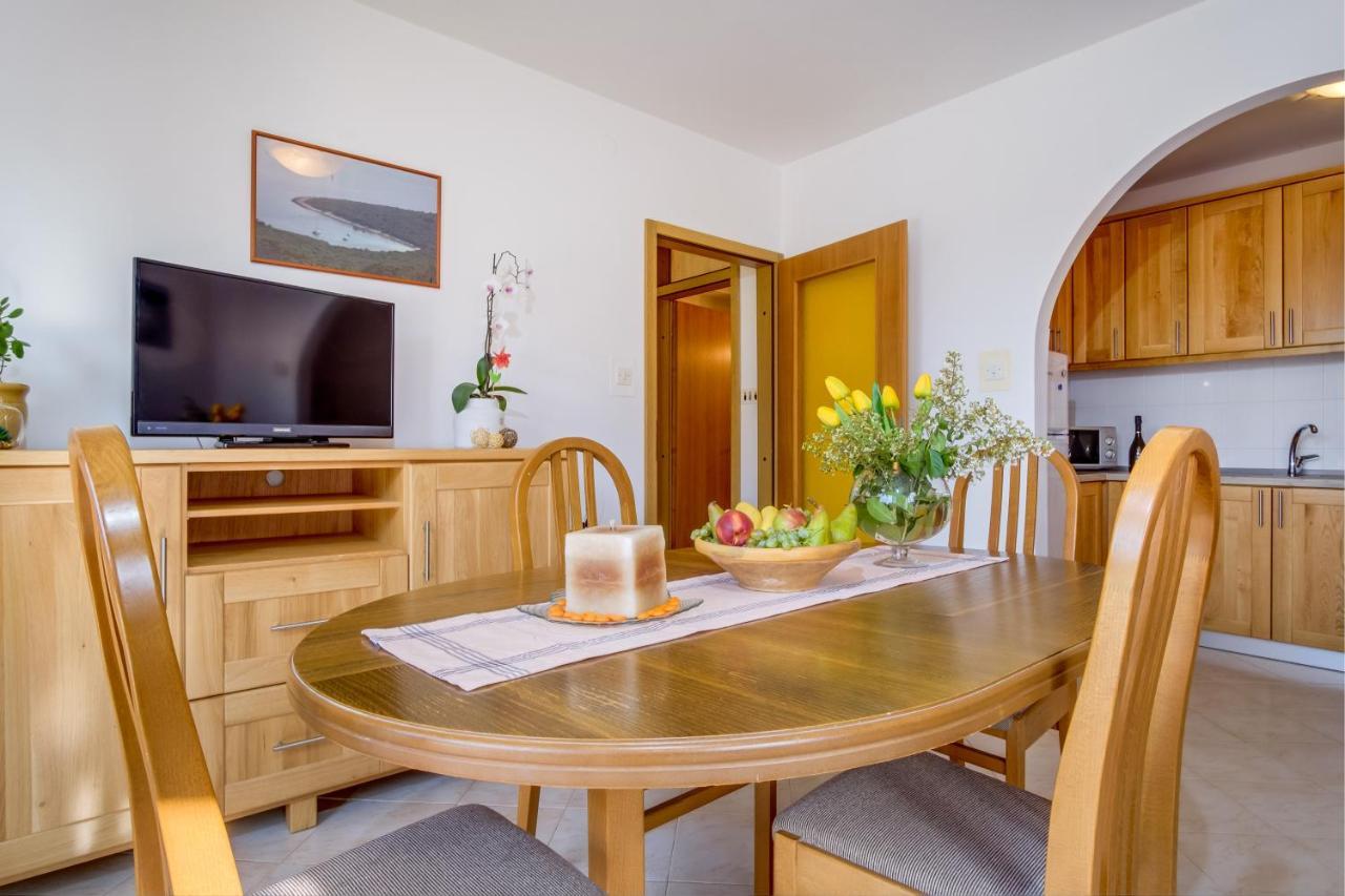 Apartments Franjo Mali Lošinj Dış mekan fotoğraf