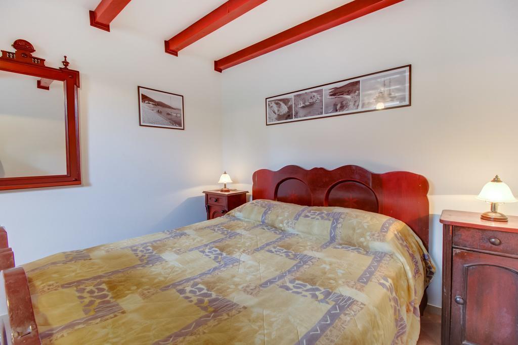Apartments Franjo Mali Lošinj Oda fotoğraf
