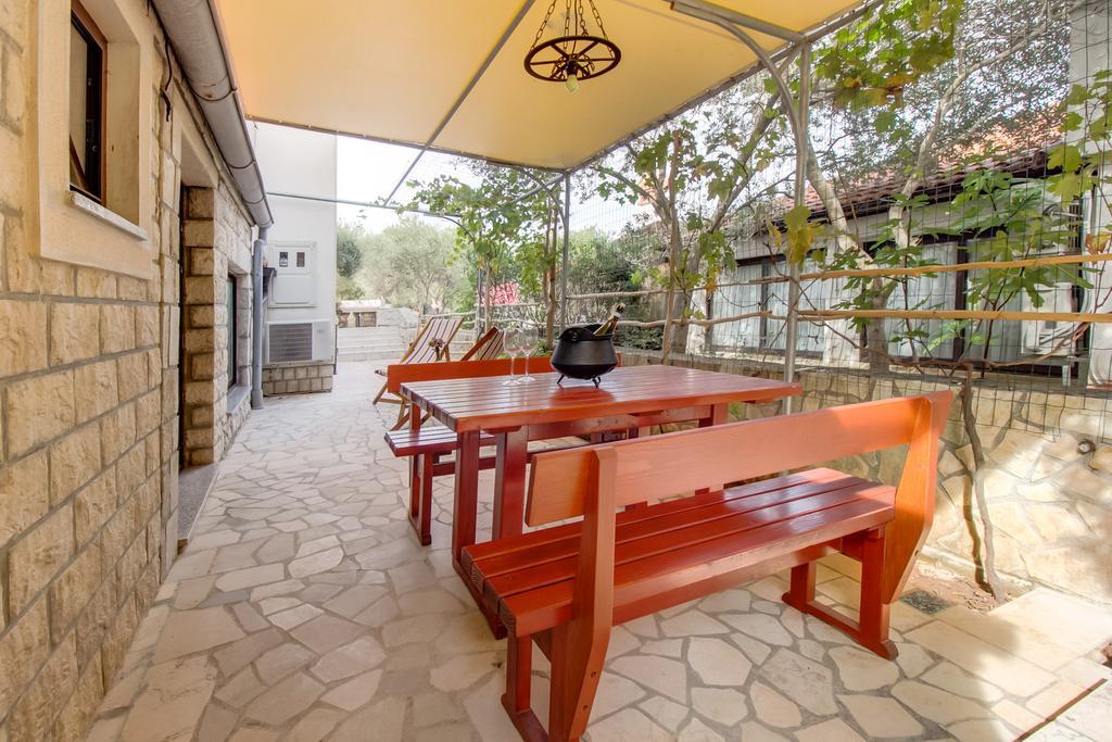Apartments Franjo Mali Lošinj Oda fotoğraf