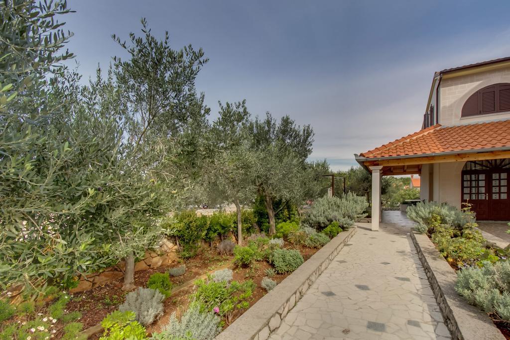 Apartments Franjo Mali Lošinj Oda fotoğraf
